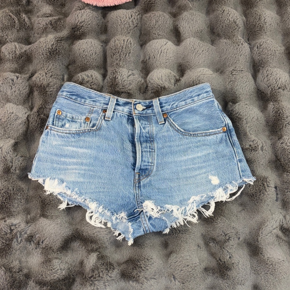 Levi's Light Wash Distressed Frayed Denim Shorts